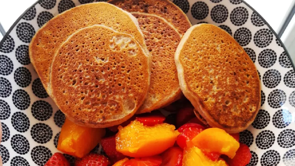 russian buckwheat pancakes, tiny pancake for caviar